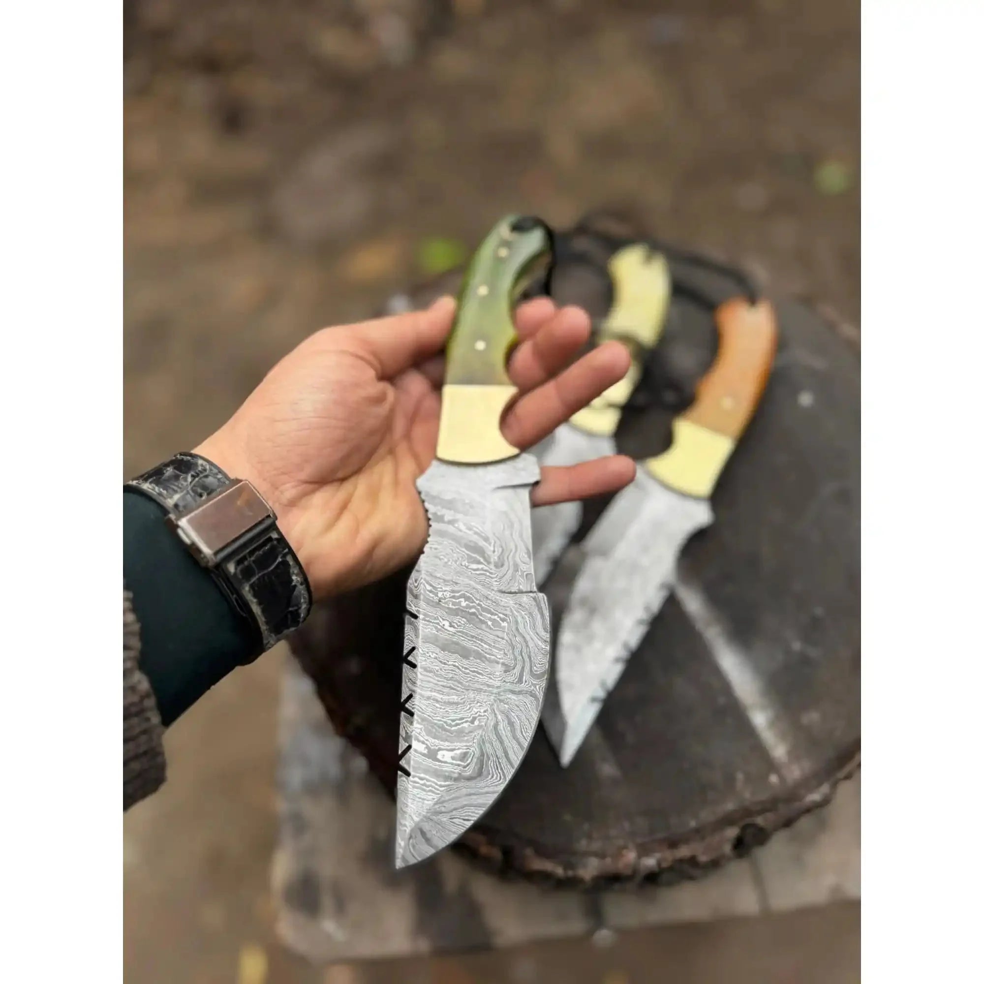 Damascus Steel Hunting Knife – Multiple Handle Colors | JW SteelCrafts